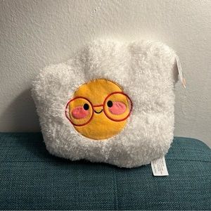 💗NWT Cute & Cuddly Egg Plush